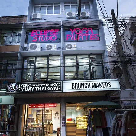 Oyo 783 Brunch Marker Cafe & Hostels