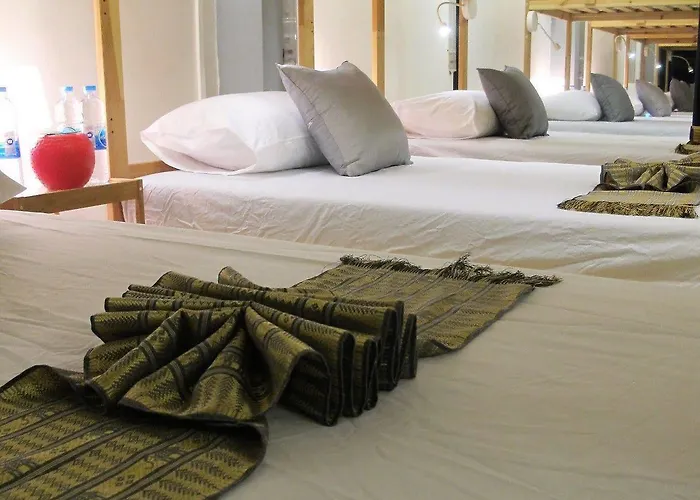 Oyo 783 Brunch Marker Cafe & Hotel 2*