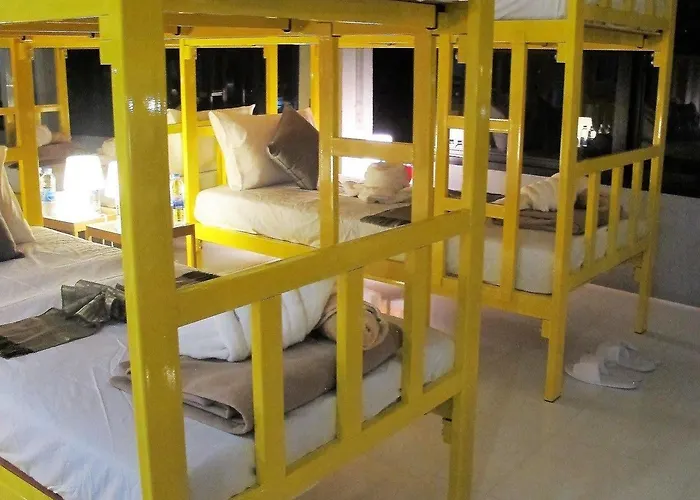 Oyo 783 Brunch Marker Cafe & 2* Bangkok